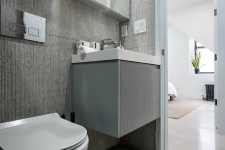 3Br 2Baths With Private Outdoors Apartment New York