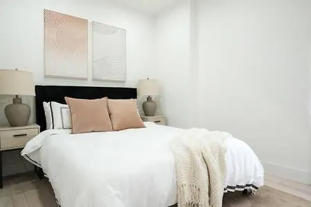 3Br 2Baths With Private Outdoors Apartment New York