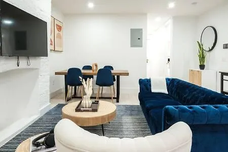 3Br 2Baths With Private Outdoors Apartment New York