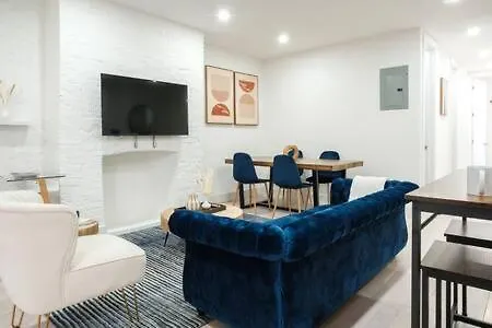 3Br 2Baths With Private Outdoors Apartment New York