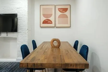 3Br 2Baths With Private Outdoors Apartment New York 0*,